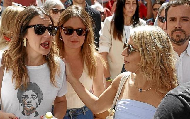 Yolanda Díaz e Irene Montero acudieron juntas a la manifestación del pasado 1 de mayo, junto a otros dirigentes de Unidas Podemos. | FOTO: EFE