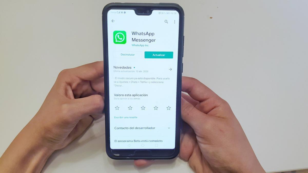 Aplicación de Whatsapp en un móvil.