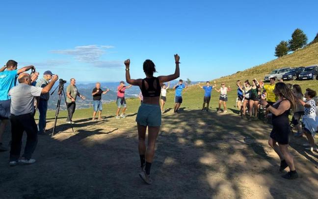 El buen ambiente marcó el desarrollo de la romería de San Juan Txiki.