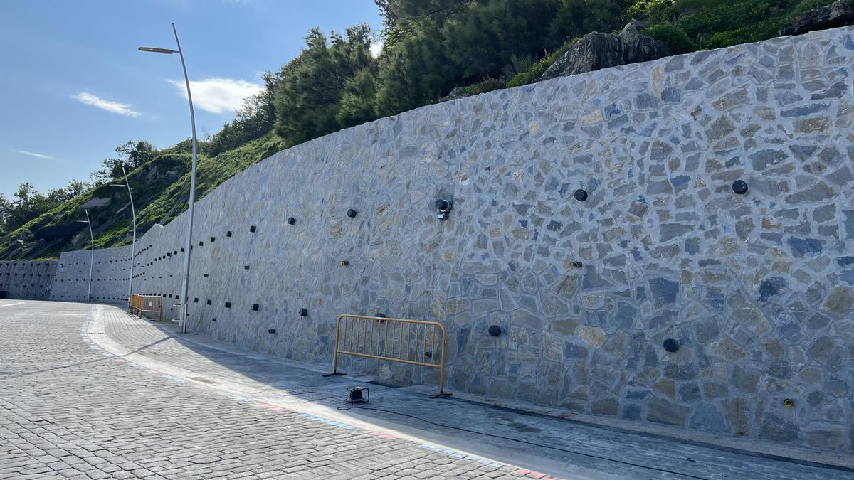 Muro de refuerzo construido en el Paseo Nuevo.