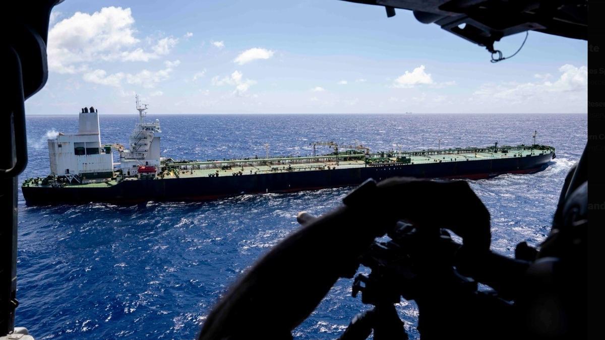 Petrolero en el Índico.