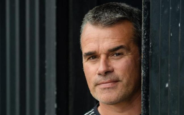 Iker Zabala, entrenador de Orio. / PEDRO MARTÍNEZ