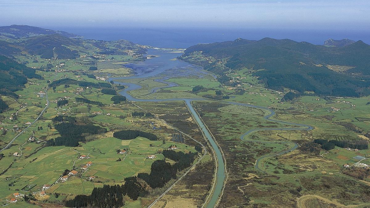 Imágenes de distintos parajes de la Reserva de Urdaibai.