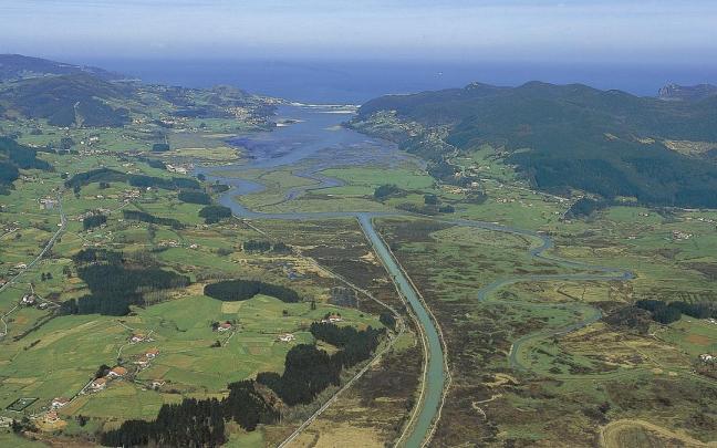 Imágenes de distintos parajes de la Reserva de Urdaibai.