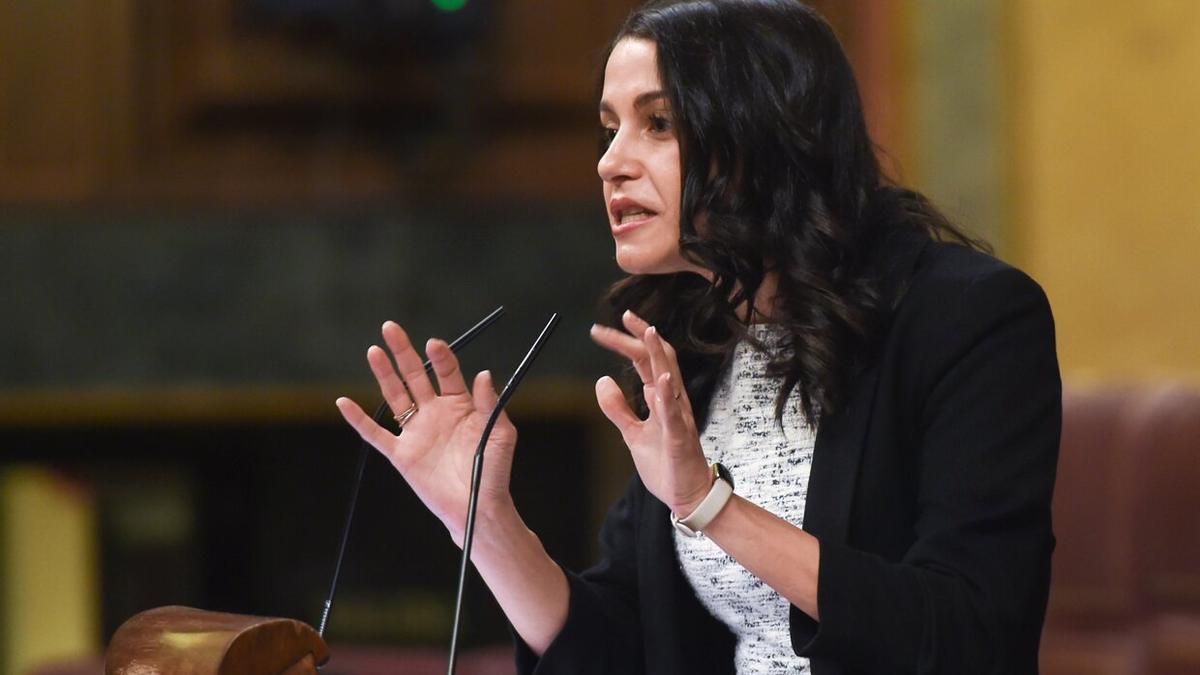 La portavoz de Ciudadanos en el Congreso, Inés Arrimadas, durante el pleno.