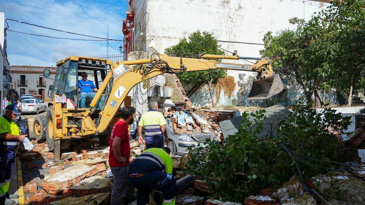 Incidencias provocadas por un pequeño tornado en Gibraleón (Huelva)