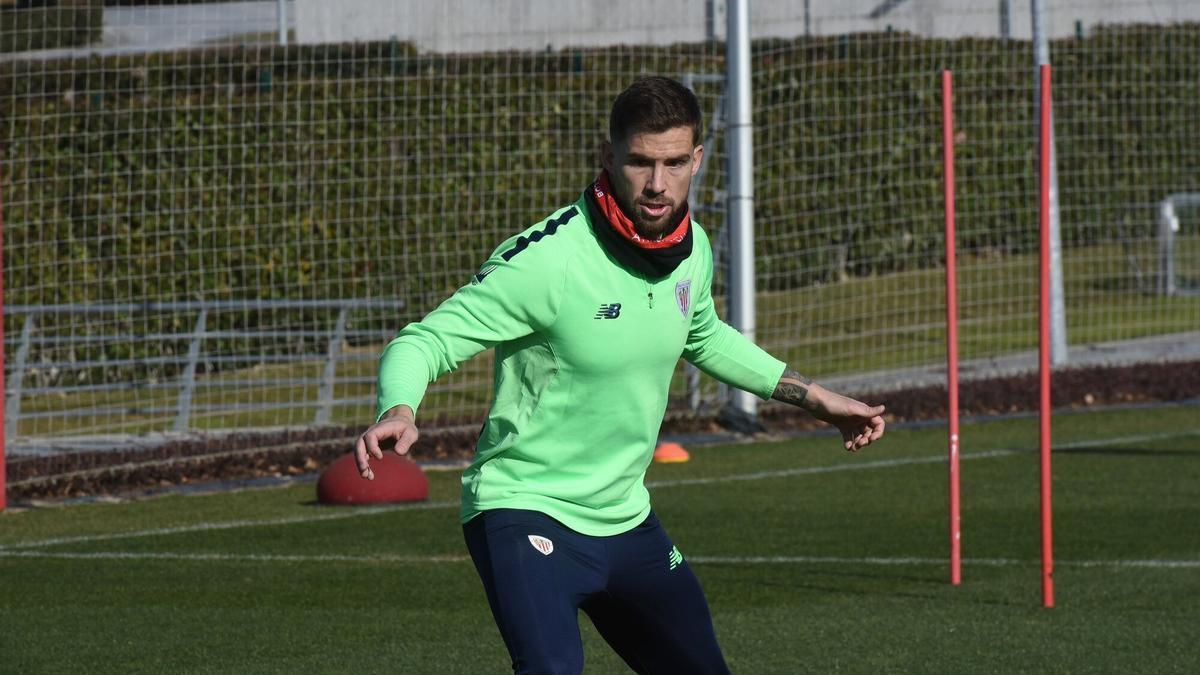 Iñigo Martínez, durante un entrenamiento de la pasada temporada con el Athletic.