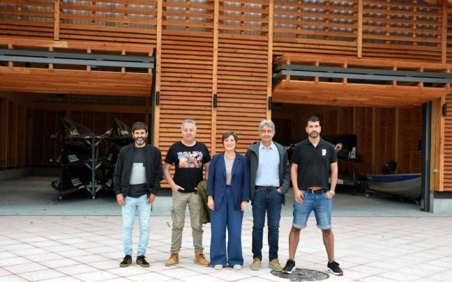 Representantes del Ayuntamiento y de Hibaika