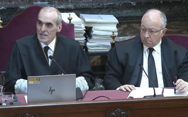 El jefe de la Fiscalía Anticorrupción, Alejandro Luzón, y el abogado del PP, Alberto Durán, en el juicio del Tribunal Supremo.