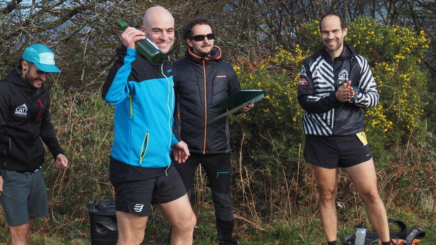 Iban Fernández y 'Txelu' Díez recibieron el reconocimiento de Morkaiko M.E. por los desafíos en Karakate.