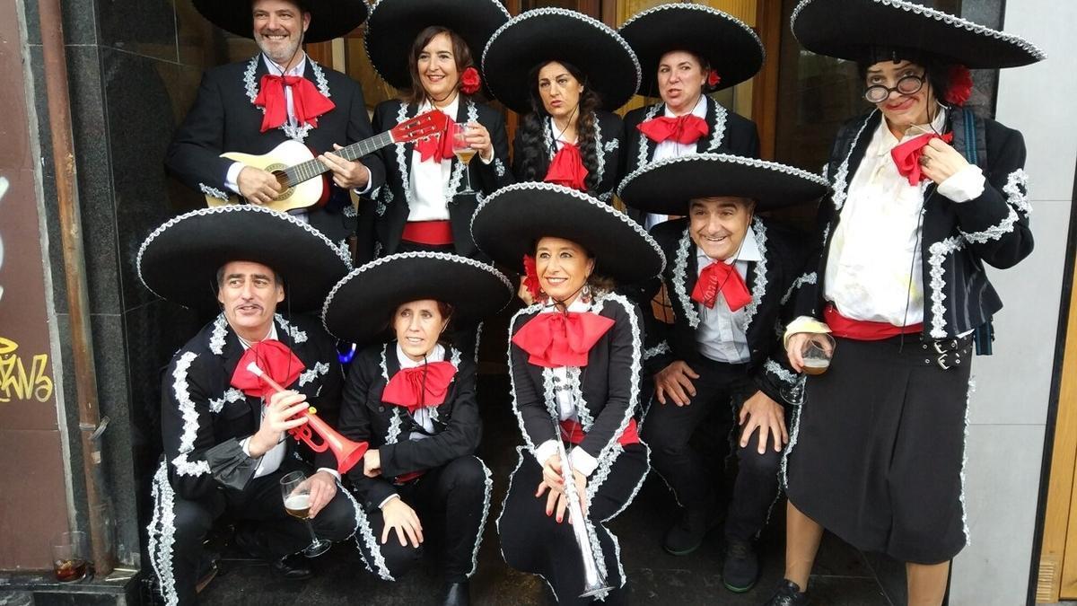 Un grupo de mariachis, en los carnavales de Algorta de 2022 que tuvieron como temática la música.