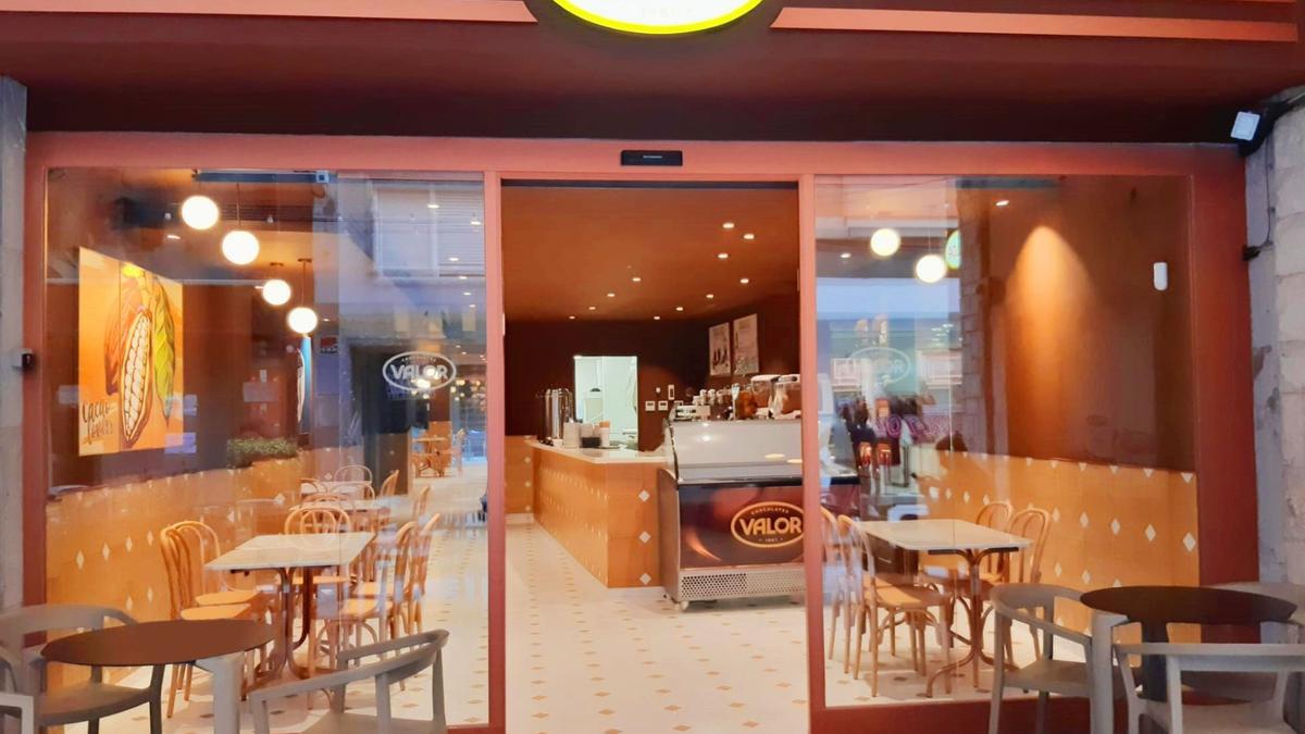 Exterior de una de las chocolaterías de Valor