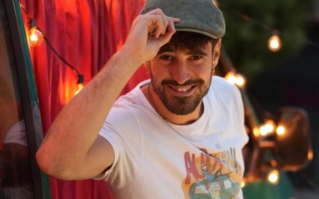 En imágenes: El gasteiztarra Julen Axpe conquista la ETB con su nuevo programa de televisión En imágenes: El gasteiztarra Julen Axpe conquista la ETB con su nuevo programa de televisión