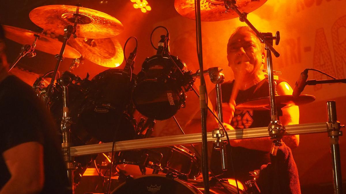 Camilo Fernández marcó el ritmo de los concierto de Ehun Kilo con la batería durante muchos años.