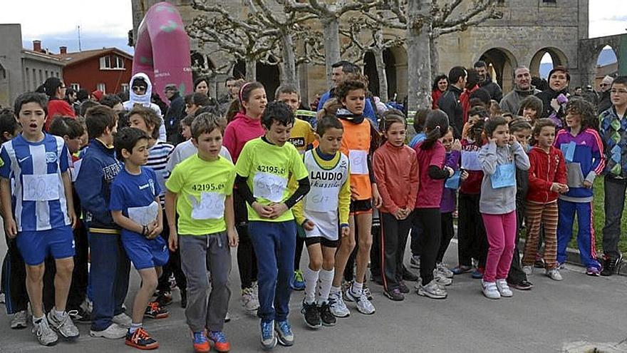 Participantes de una carrera popular en Dulantzi.