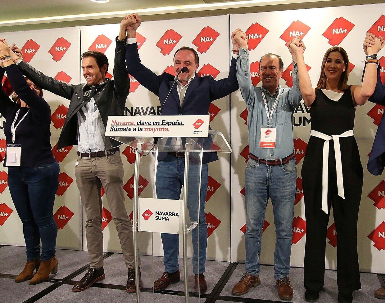 Esparza, rodeado de Sergio Sayas, Carlos García Adanero y Ruth Goñi. La peor crisis de UPN.