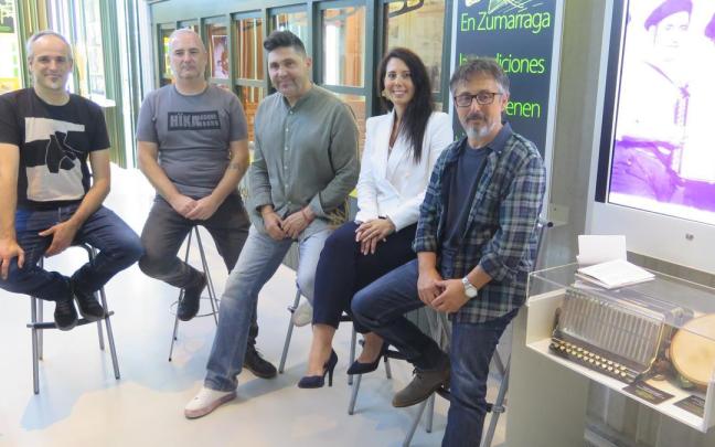 Hermosa, Urteaga, Serrano, Domínguez y Pinedo, en la presentación.