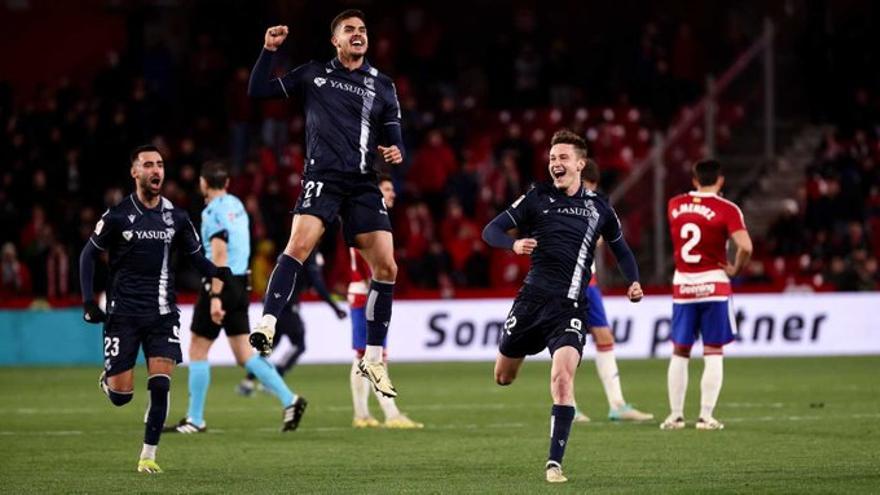 Andre Silva celebra el gol que marcó en Granada. / N.G.