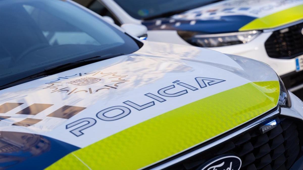 Vehículos de la Policía Local de Málaga en una imagen de archivo.