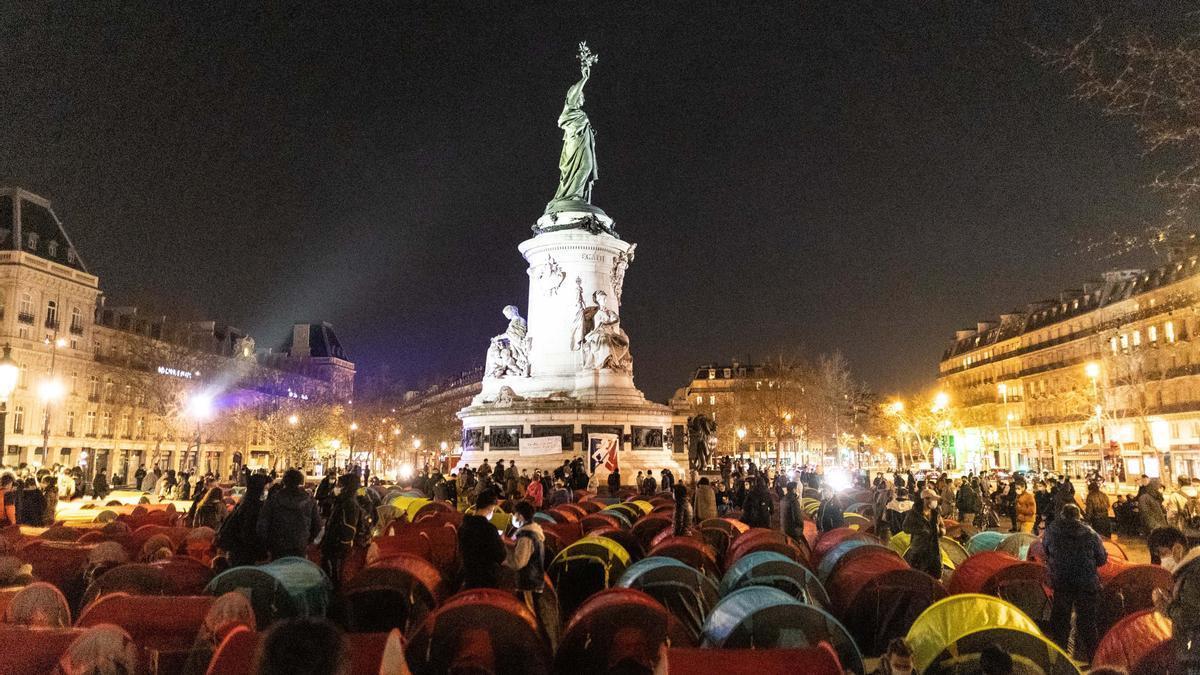 Movilización en París a favor de los refugiados.