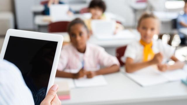 La tecnología en el aula puede ayudar a crear proyectos, investigar fuentes...