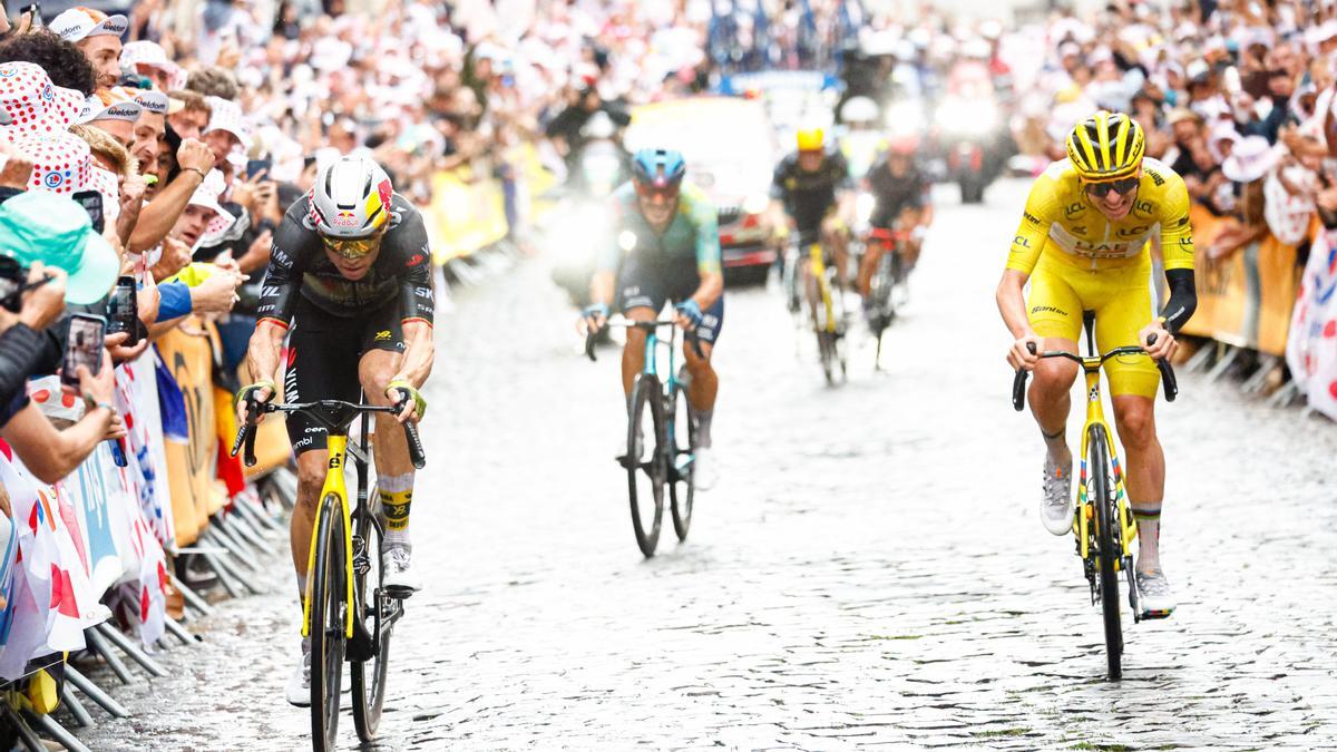 Van Aert y Pogacar se miden en Montmartre.
