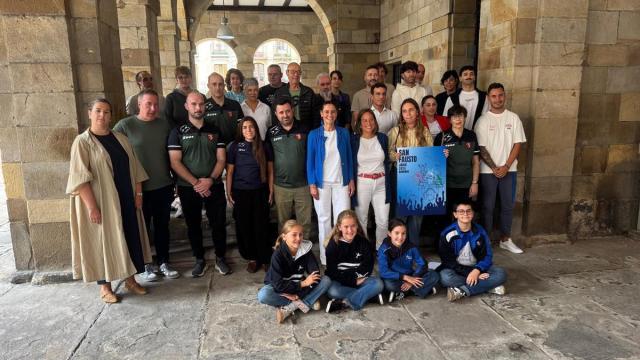 Presentación de los txupineros y el cartel ganador de las fiestas