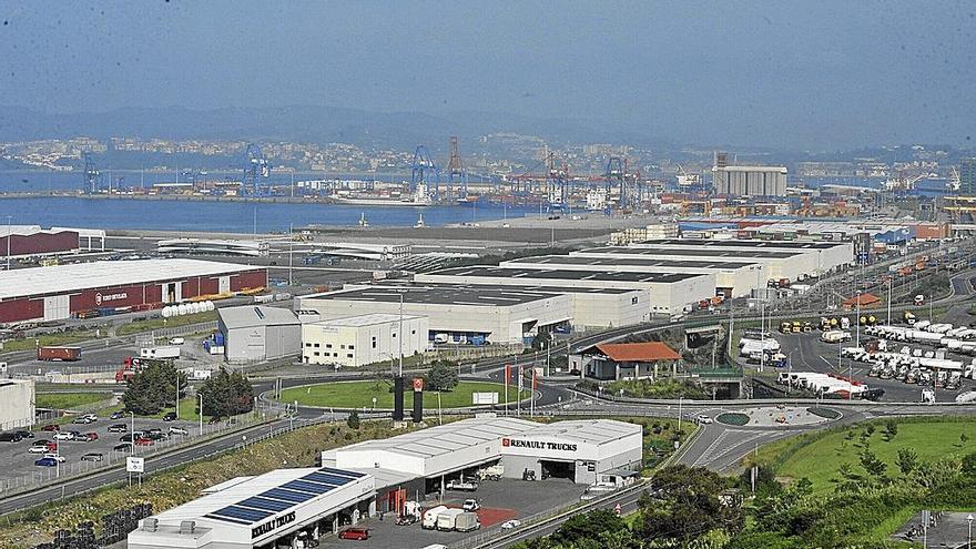 Imagen del Puerto de Bilbao, gran núcleo de salida de las exportaciones vascas. | FOTO: JOSÉ MARI MARTÍNEZ