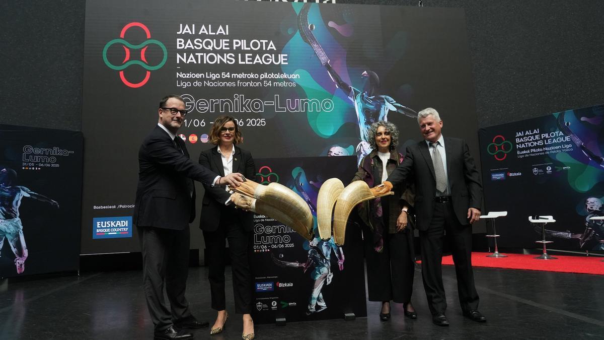 Presentación de la Liga de Naciones de Pelota Vasca en 54 metros