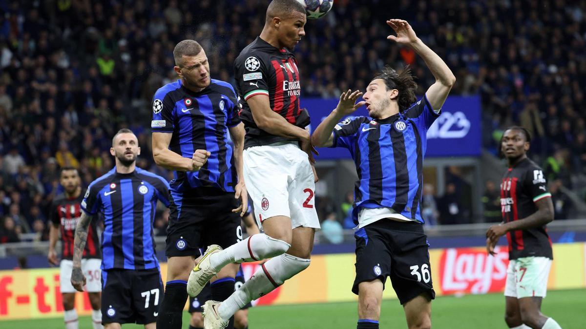 Un lance del partido entre el Inter y el Milan