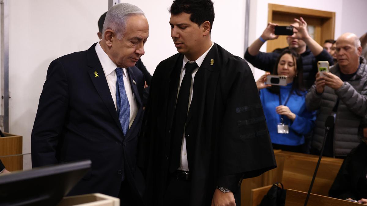 El primer ministro israelí, Benjamin Netanyahu, testifica en un juicio en su contra