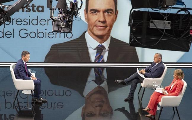 Después de cinco días de silencio, Sánchez ha dado dos entrevistas para explicarse.