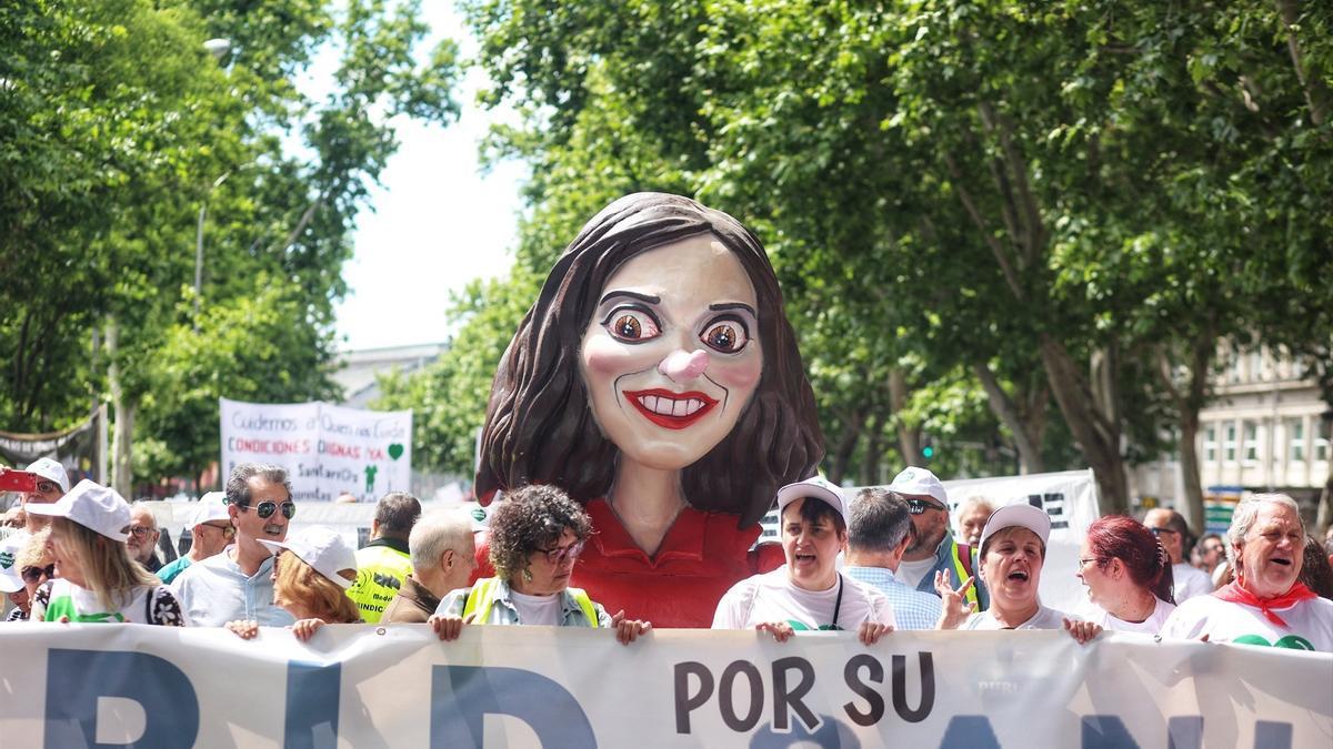 Participantes en la manifestación de Madrid en defensa de la sanidad pública.