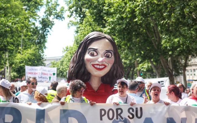 Participantes en la manifestación de Madrid en defensa de la sanidad pública.