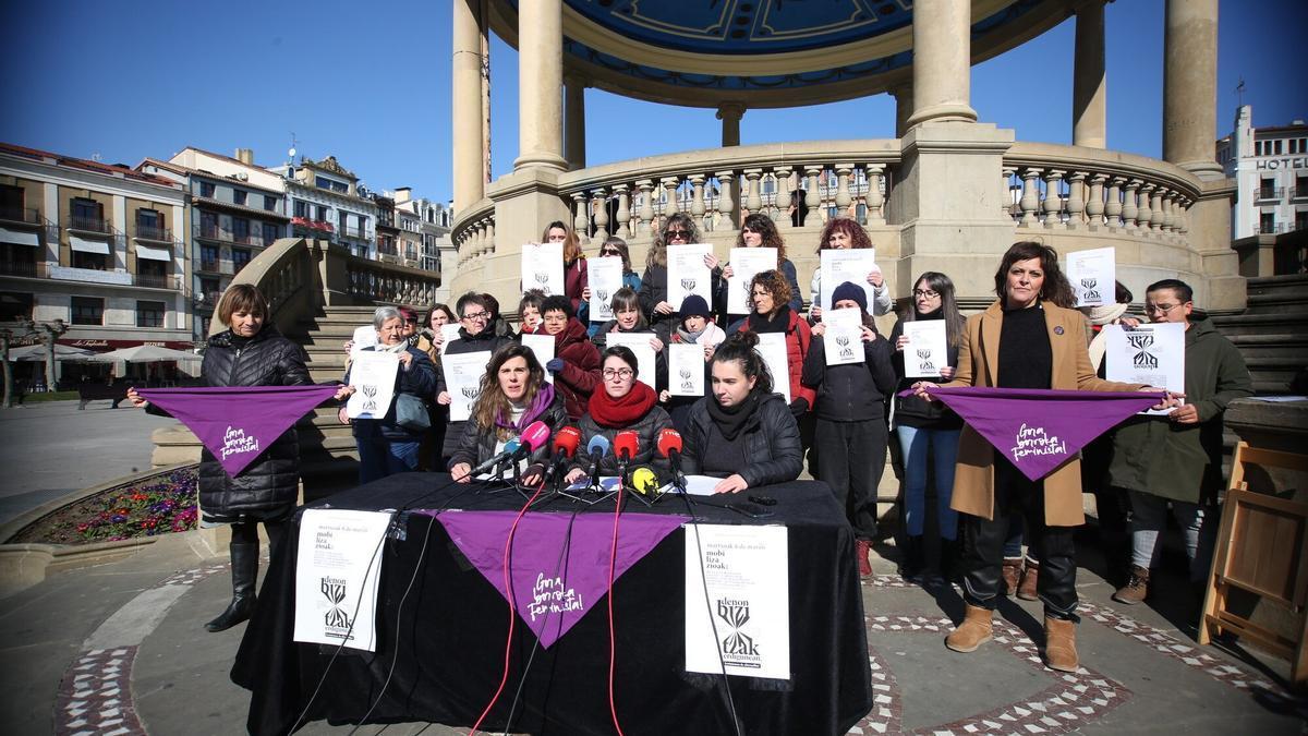 El Movimiento Feminista, en la rueda de prensa de este miércoles en la Plaza del Castillo.