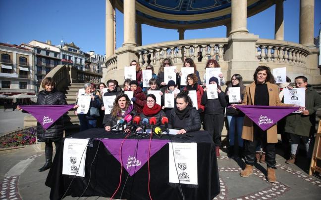 El Movimiento Feminista, en la rueda de prensa de este miércoles en la Plaza del Castillo.