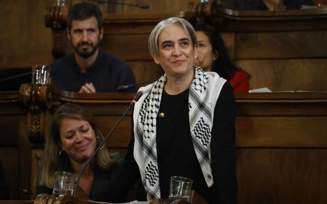 La exalcaldesa de Barcelona, Ada Colau, durante su último pleno en el Ayuntamiento de Barcelona.