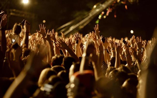 Público en un concierto. / Freepik Público en un concierto.