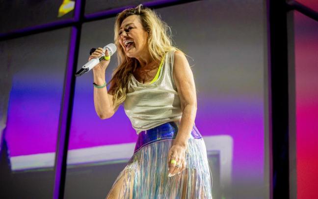 La cantante del grupo 'La Oreja de Van Gogh', Amaia Montero, durante un concierto en el Movistar Arena