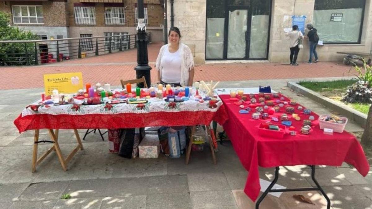 Montserrat Jiménez, creadora de velas en @tulindavela22.