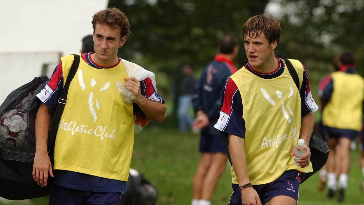 Ander Murillo y Carlos Gurpegi, durante un entrenamiento en su etapa como futbolistas del Athletic.