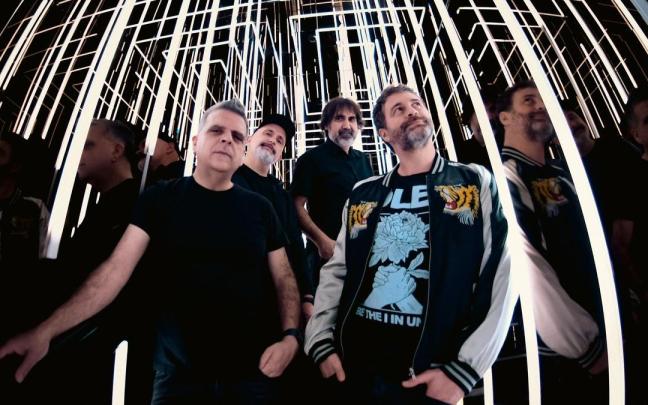 Los integrantes de PI L.T., banda de metal alternativo de Mungia