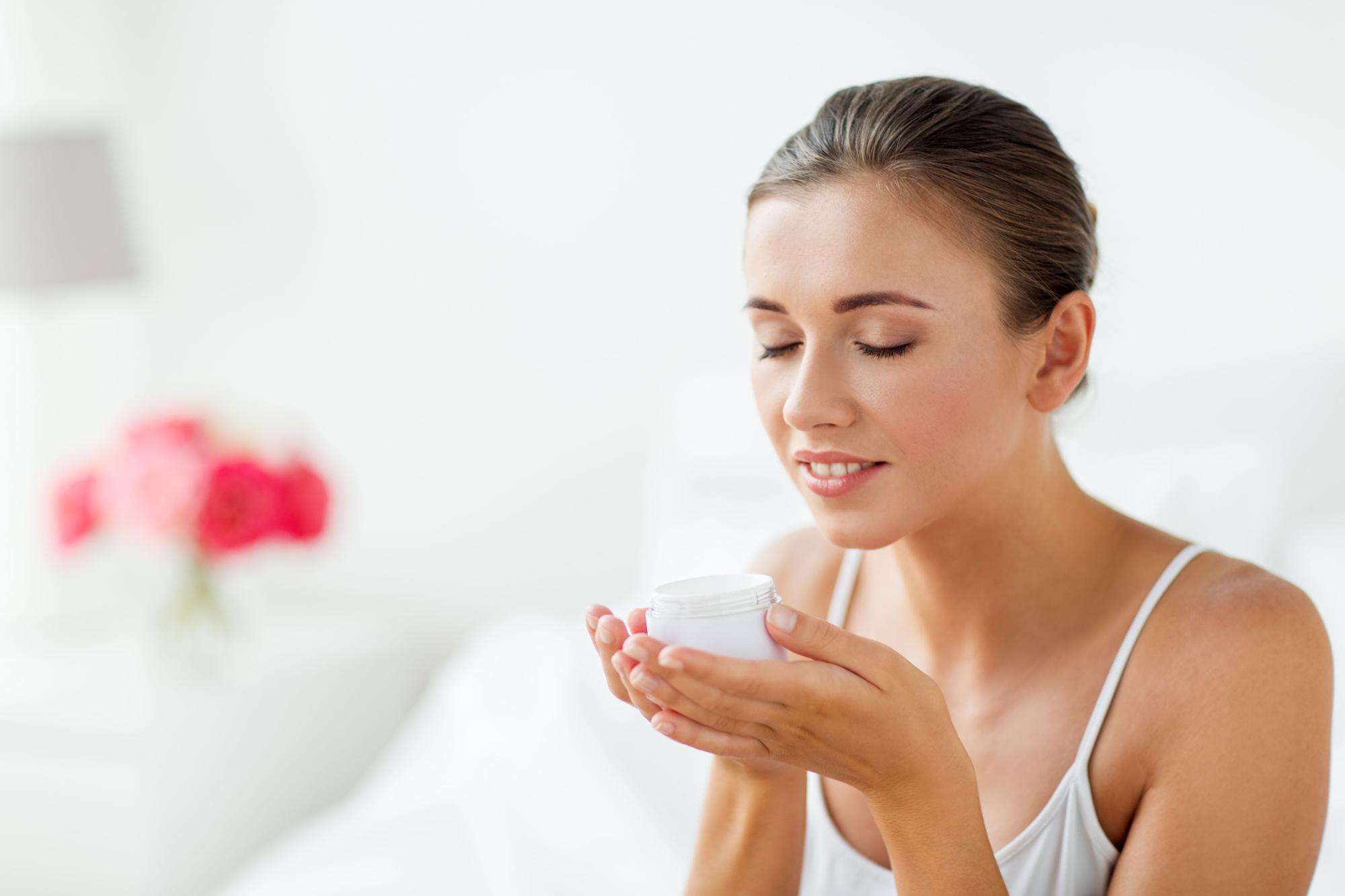 Crema facial con aroma relajante.