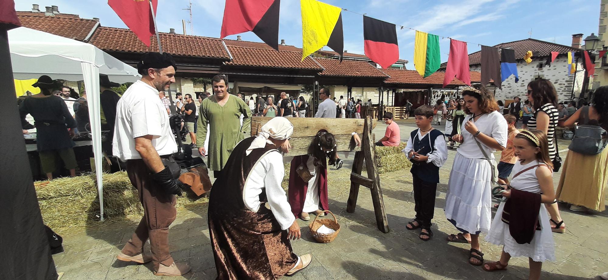 Al cepo por traviesa en el campamento de guerra