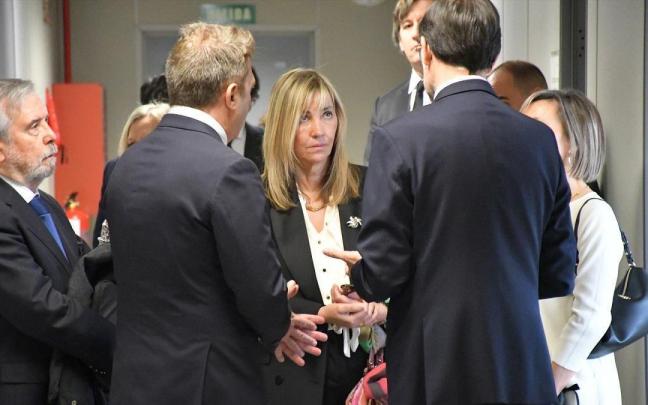 La presidenta del CGPJ y el Supremo, Isabel Perelló, durante una visita a los juzgados dañados por Dana.