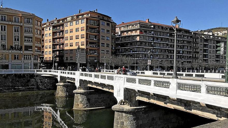 El puente Nuevo de Tolosa, que se prevé demoler según el proyecto presentado por URA. | FOTO: N.G.