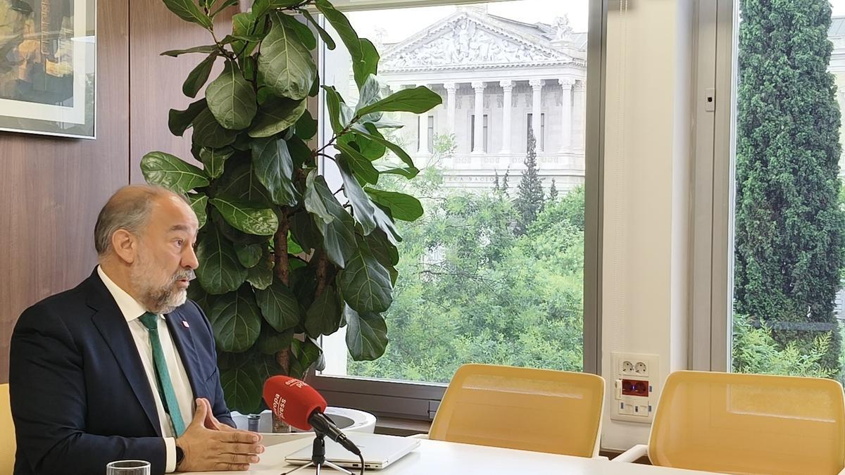 El presidente de CRUE, Julían Garde, en una entrevista a Europa