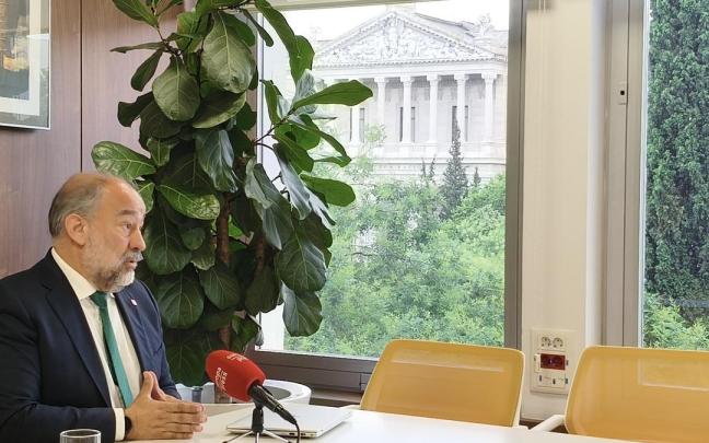 El presidente de CRUE, Julían Garde, en una entrevista a Europa