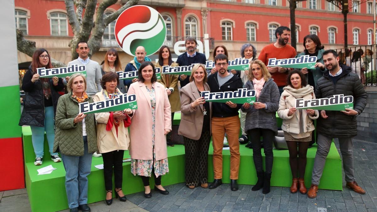 Integrantes de la candidatura jeltzale en Erandio.