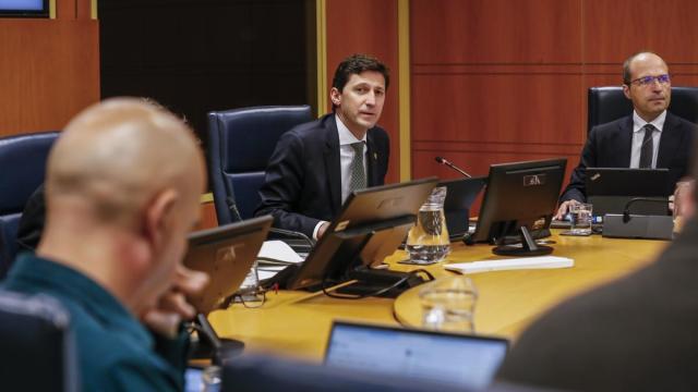 El consejero de Hacienda y Finanzas, Noël d'Anjou, en su comparecencia en el Parlamento Vasco / Irekia El consejero de Hacienda y Finanzas, Noël d'Anjou, en su comparecencia en el Parlamento Vasco